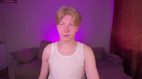 Snapshot of themikesever chatting on 05/05/26, 08:00 Sever online show from 05/05/26, 08:00