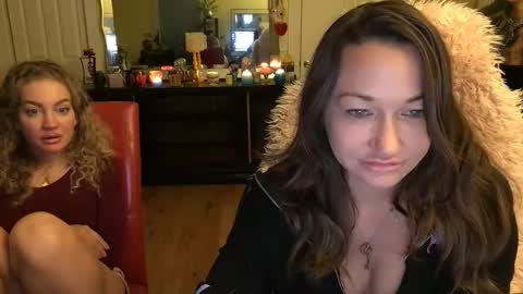 Cach Nelson online show from 01/01/25, 01:05