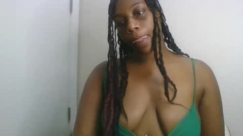 Snapshot of thenaturalgoddess chatting on 04/12/26, 07:19 TheNaturalGoddess online show from 04/12/26, 07:19