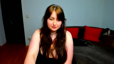 Snapshot of thenaughtygf chatting on 12/12/24, 10:09 thenaughtygf online show from 12/12/24, 10:09