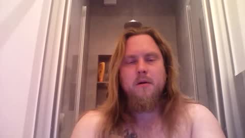 thenewdude1992 online show from 10/31/25, 12:22