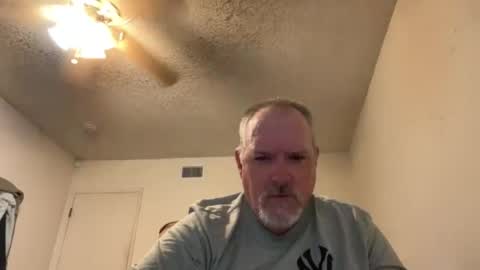Snapshot of thenewganon chatting on 06/17/26, 03:31 thenewganon online show from 06/17/26, 03:31