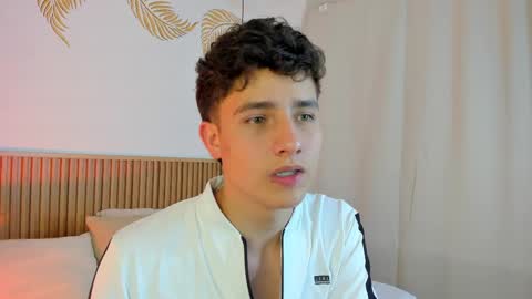 Snapshot of theohawke_ chatting on 12/12/24, 02:22 THEO- MATEO online show from 12/12/24, 02:22