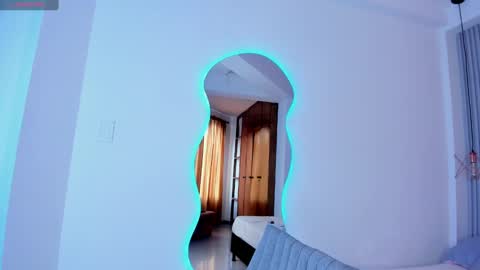 Snapshot of theohawke_ chatting on 01/04/25, 08:48 THEO- MATEO online show from 01/04/25, 08:48