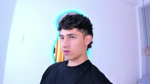 Snapshot of theohawke_ chatting on 01/06/25, 02:36 THEO- MATEO online show from 01/06/25, 02:36