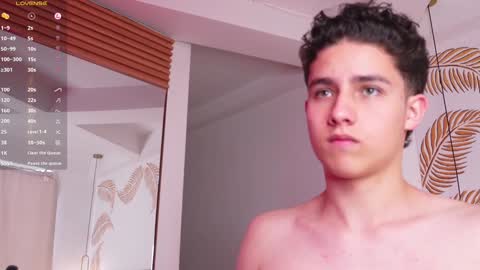 Snapshot of theohawke_ chatting on 01/28/25, 04:52 THEO- MATEO online show from 01/28/25, 04:52