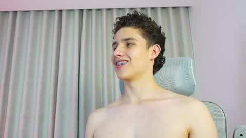 Snapshot of theohawke_ chatting on 02/16/25, 09:15 THEO- MATEO online show from 02/16/25, 09:15