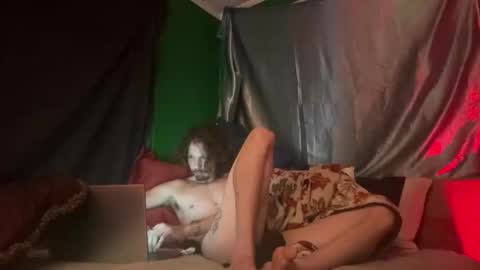 Snapshot of theonlyboi43ver chatting on 11/26/25, 11:22 theonlyboi43ver online show from 11/26/25, 11:22