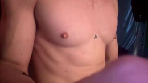 Snapshot of theonlyboi43ver chatting on 11/28/25, 09:01 theonlyboi43ver online show from 11/28/25, 09:01