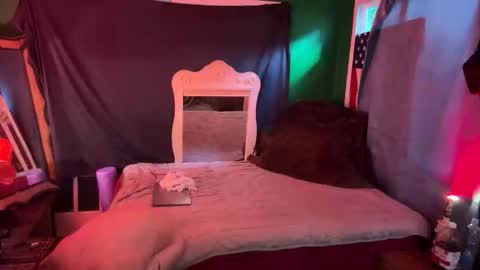 Snapshot of theonlyboi43ver chatting on 12/01/25, 09:31 theonlyboi43ver online show from 12/01/25, 09:31