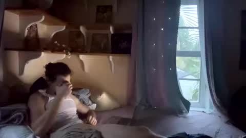 Snapshot of theonlyboi43ver chatting on 12/15/25, 12:31 theonlyboi43ver online show from 12/15/25, 12:31