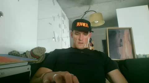 Snapshot of theoutfitter chatting on 10/02/25, 02:18 MISTERPOWERS online show from 10/02/25, 02:18