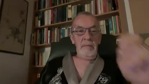 Snapshot of theowlandthe chatting on 01/04/25, 07:03 theowlandthe online show from 01/04/25, 07:03