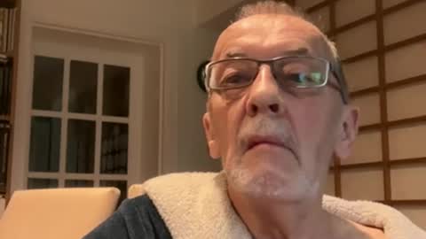 Snapshot of theowlandthe chatting on 02/01/25, 08:29 theowlandthe online show from 02/01/25, 08:29