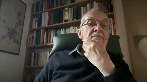 Snapshot of theowlandthe chatting on 02/26/25, 12:03 theowlandthe online show from 02/26/25, 12:03