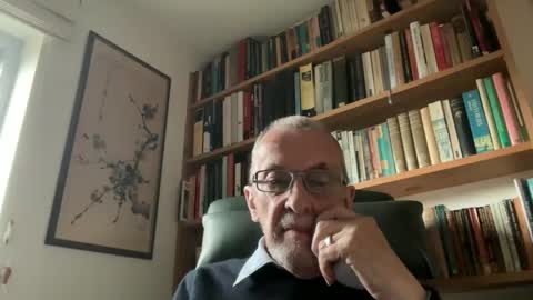 Snapshot of theowlandthe chatting on 03/12/25, 03:29 theowlandthe online show from 03/12/25, 03:29