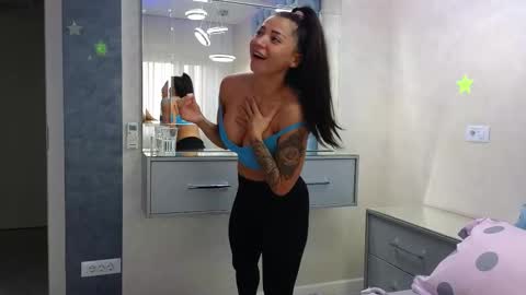 Snapshot of theowonder chatting on 11/26/25, 06:14 Theowonder online show from 11/26/25, 06:14