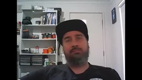 aussiebeard online show from 10/28/25, 02:15