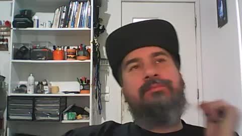 Snapshot of theozbeardguy chatting on 06/30/26, 04:24 aussiebeard online show from 06/30/26, 04:24