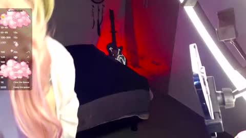 Snapshot of theprojectsara1 chatting on 11/18/25, 05:17 Sara online show from 11/18/25, 05:17