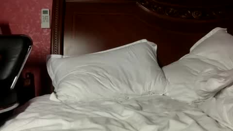 Snapshot of thepyngwieee chatting on 12/20/24, 12:38 Fansly. there many hot fuck vids with me online show from 12/20/24, 12:38