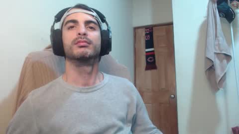 Snapshot of therazhanen chatting on 09/29/25, 06:29 Santiago Enrique online show from 09/29/25, 06:29