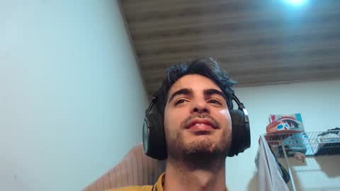 Snapshot of therazhanen chatting on 10/16/25, 06:03 Santiago Enrique online show from 10/16/25, 06:03