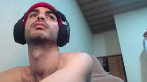 Snapshot of therazhanen chatting on 11/01/25, 07:10 Santiago Enrique online show from 11/01/25, 07:10