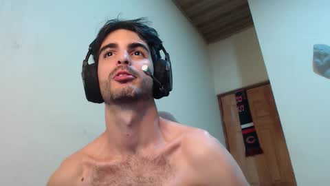 Snapshot of therazhanen chatting on 12/04/25, 05:06 Santiago Enrique online show from 12/04/25, 05:06