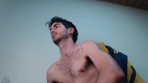 Santiago Enrique online show from 02/05/26, 04:28