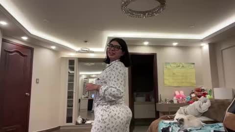 Snapshot of therealcamilabaddie chatting on 09/21/25, 04:25 therealcamilabaddie online show from 09/21/25, 04:25