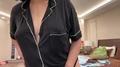 Snapshot of therealcamilabaddie chatting on 09/29/25, 10:25 therealcamilabaddie online show from 09/29/25, 10:25