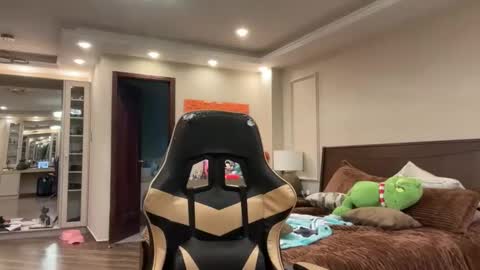 Snapshot of therealcamilabaddie chatting on 10/12/25, 07:35 therealcamilabaddie online show from 10/12/25, 07:35