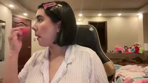 Snapshot of therealcamilabaddie chatting on 11/06/25, 04:35 therealcamilabaddie online show from 11/06/25, 04:35