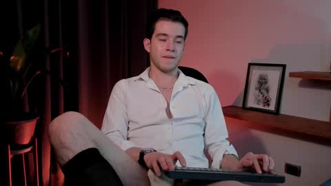Snapshot of therealmartincox chatting on 02/26/25, 12:05 4th online show from 02/26/25, 12:05