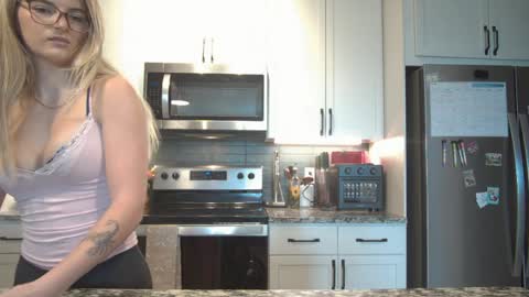 therosiecheeks online show from 04/02/26, 05:43