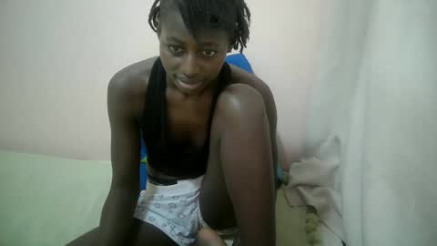 Snapshot of therry_heart chatting on 09/11/25, 07:03 hearty online show from 09/11/25, 07:03