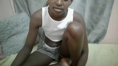 Snapshot of therry_heart chatting on 10/12/25, 09:08 hearty online show from 10/12/25, 09:08