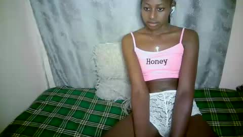 Snapshot of therry_heart chatting on 10/15/25, 10:21 hearty online show from 10/15/25, 10:21