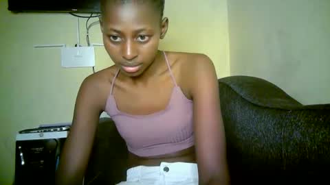 Snapshot of therry_heart chatting on 05/06/26, 04:12 hearty online show from 05/06/26, 04:12