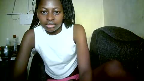 Snapshot of therry_heart chatting on 05/21/26, 07:15 hearty online show from 05/21/26, 07:15