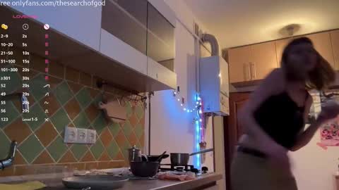 LISA                                            online show from 12/03/25, 07:01