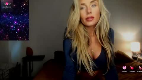 Selina Kyle online show from 06/01/26, 06:42