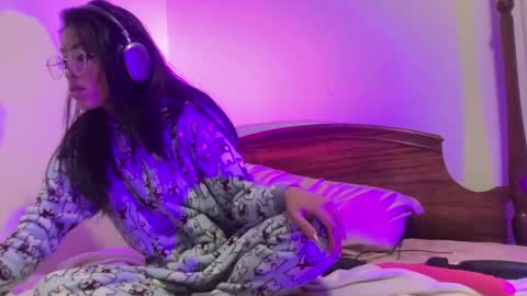 silky baby online show from 11/27/25, 02:02