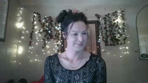 Snapshot of thesillymillie chatting on 10/17/25, 07:49 sillymillie0 online show from 10/17/25, 07:49