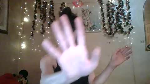 Snapshot of thesillymillie chatting on 06/07/26, 10:46 sillymillie0 online show from 06/07/26, 10:46