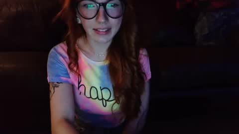 Snapshot of thetradwifee chatting on 03/17/26, 02:27 Stella online show from 03/17/26, 02:27