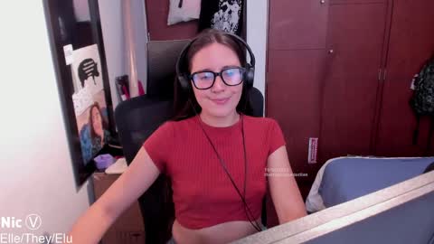 Nicole online show from 04/10/26, 09:41