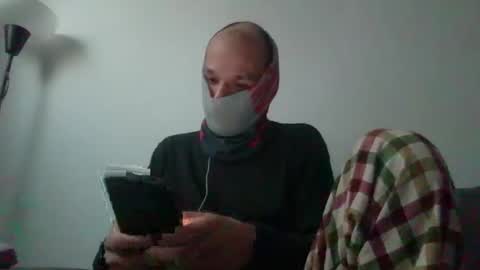 Snapshot of thetubedscarfguy chatting on 02/14/25, 05:14 Scarf guy online show from 02/14/25, 05:14