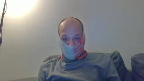 Snapshot of thetubedscarfguy chatting on 02/28/25, 07:03 Scarf guy online show from 02/28/25, 07:03